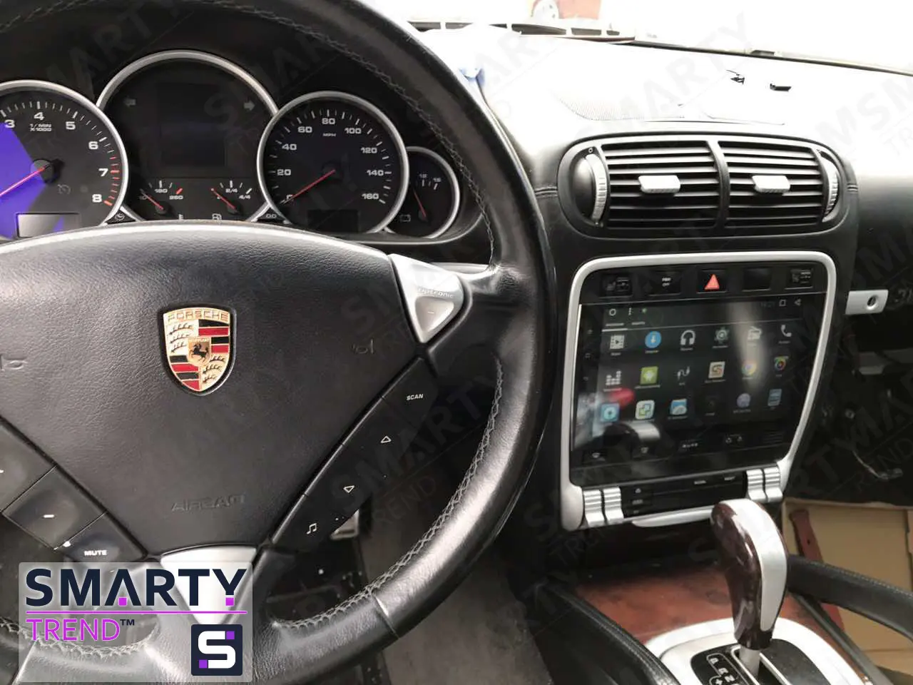The SMARTY Trend head unit for Porsche Cayenne. 